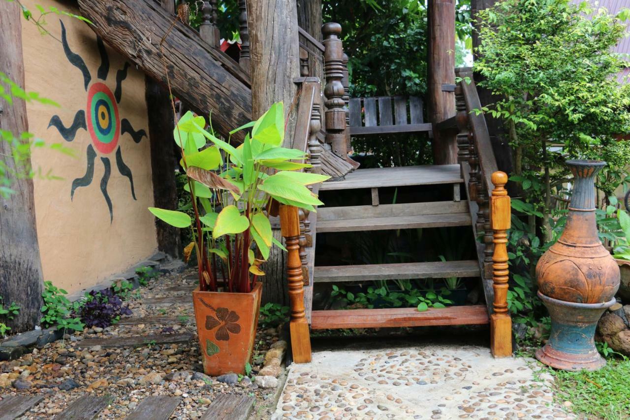 Up2U Guesthouse Пай Екстериор снимка